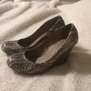 Report Wedge Heels size 8